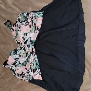 Women's swimsuit top